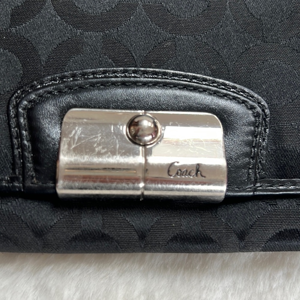 Coach Tri-Fold Wallet VGUC - Picture 12 of 13